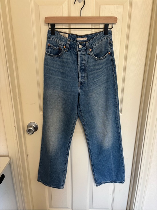 Levi's Denim - Levi’s Ribcage Straight Jeans 27 • High Rise • Medium Wash Vintage Look